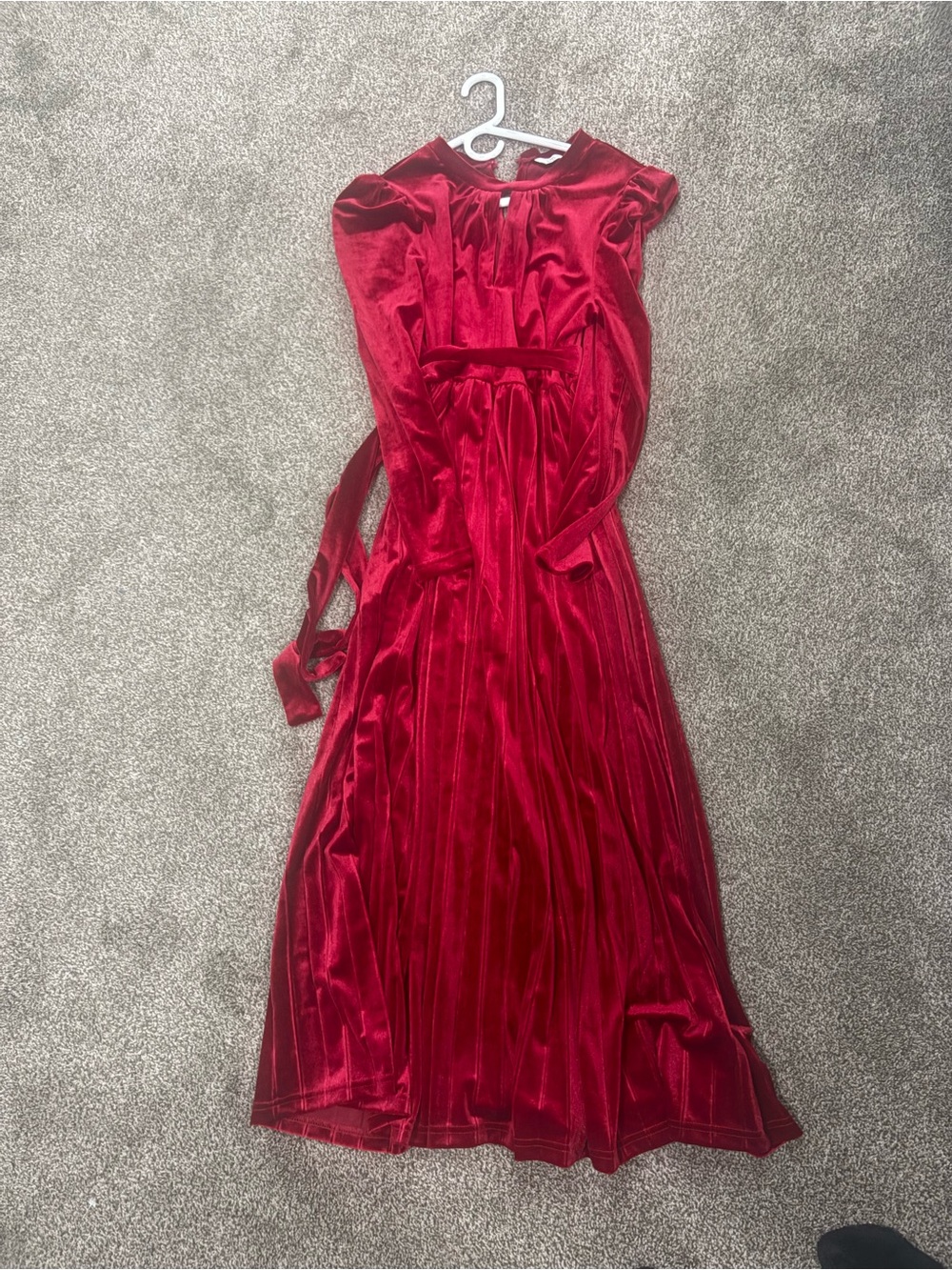 Cupshe Red Velvet Long-Sleeve Maxi Dress wore 1 time for pics